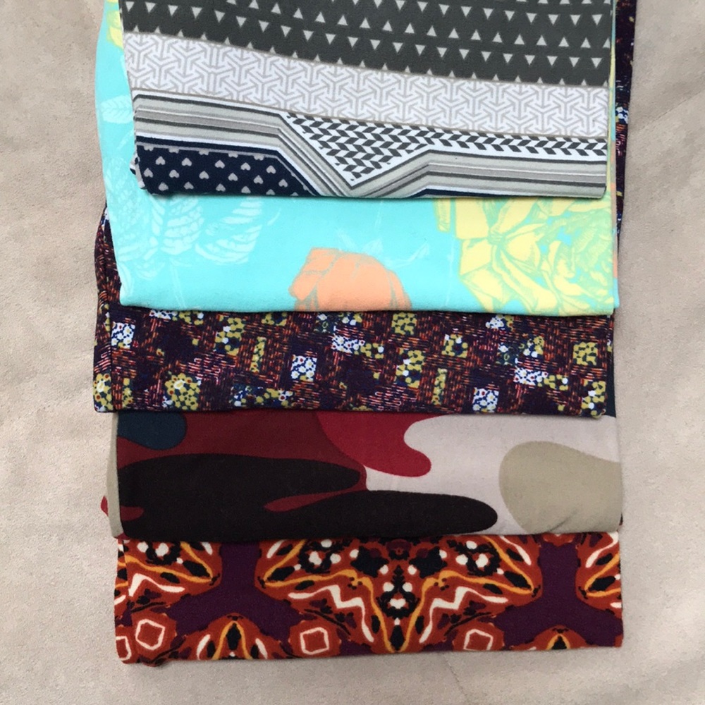 Lot of 5 tall & curvy LuLaRoe leggings.